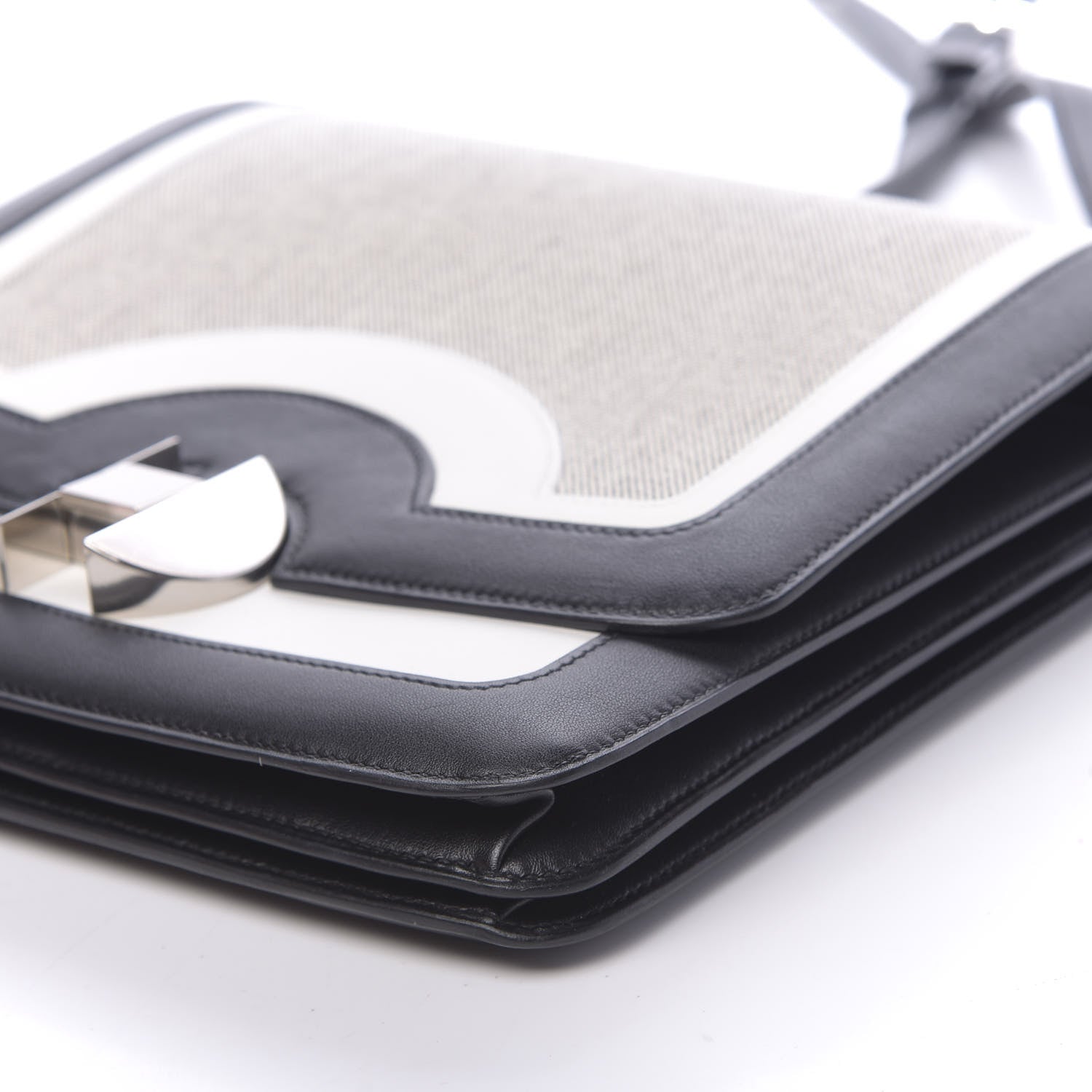 Hermes Toile Swift 2002 26 Ecru Black White 13 of 14