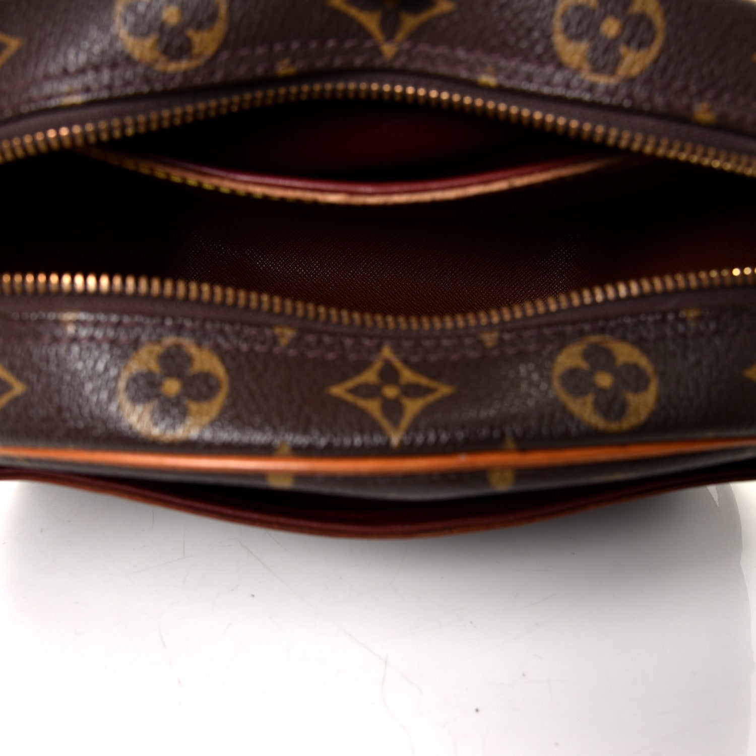 Louis Vuitton Monogram Blois 4 of 4