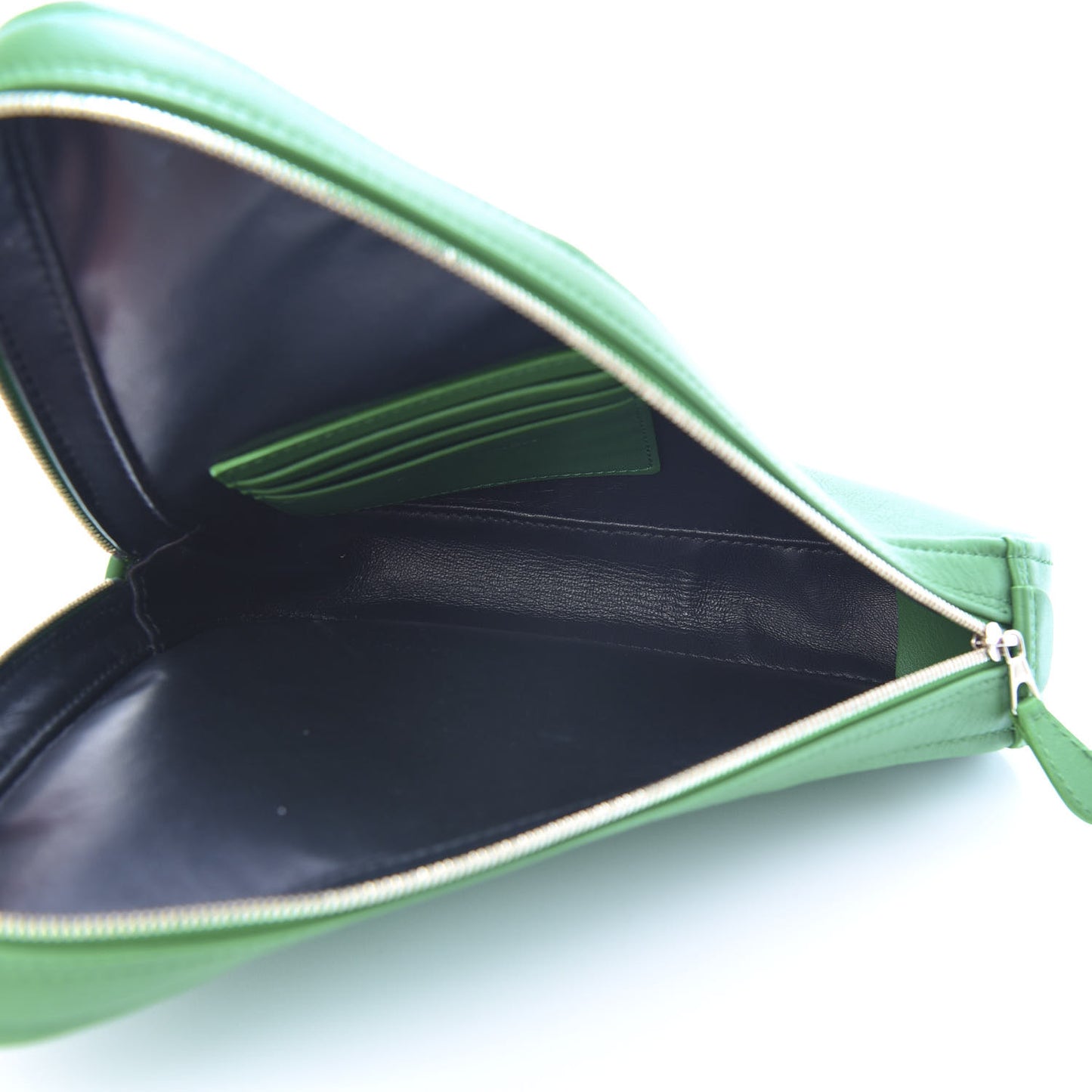 Shiny Day Calfskin M Triangle Pouch Vert Irlandais