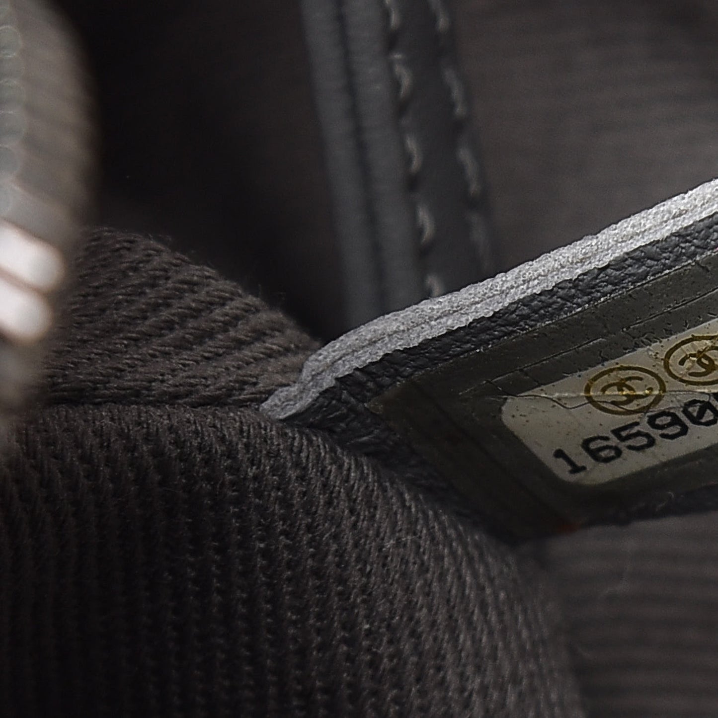 Iridescent Calfskin Quilted Relax CC Camera Case Black