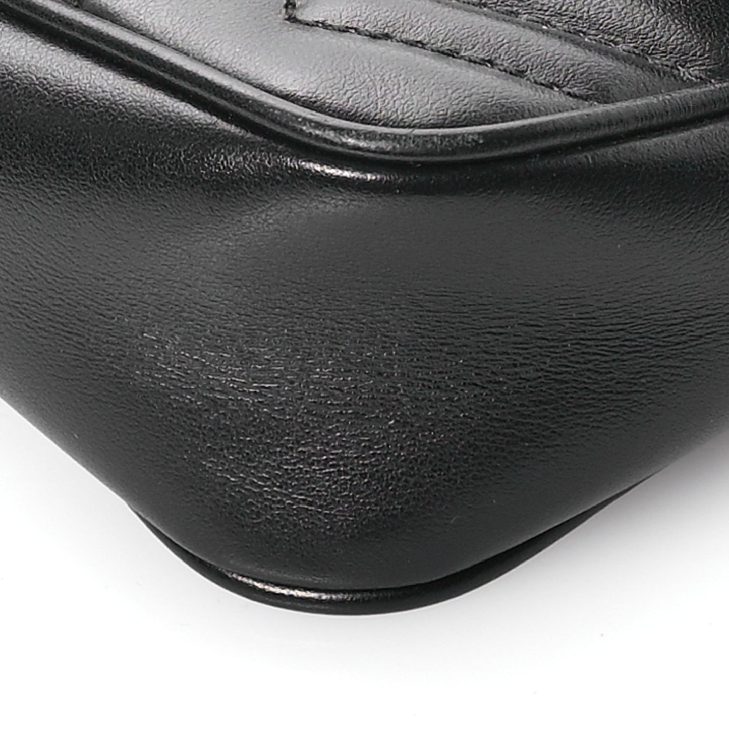 Calfskin Matelasse Super Mini GG Marmont Shoulder Bag Black