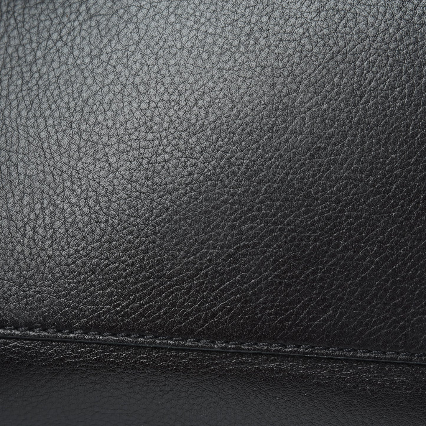 Waxy Grained Calfskin Medium Nightingale Black