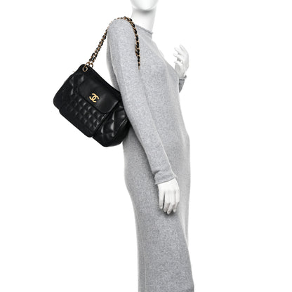 Chanel Lambskin Chocolate Bar Quilted Small Shoulder Bag Black 2 of 11