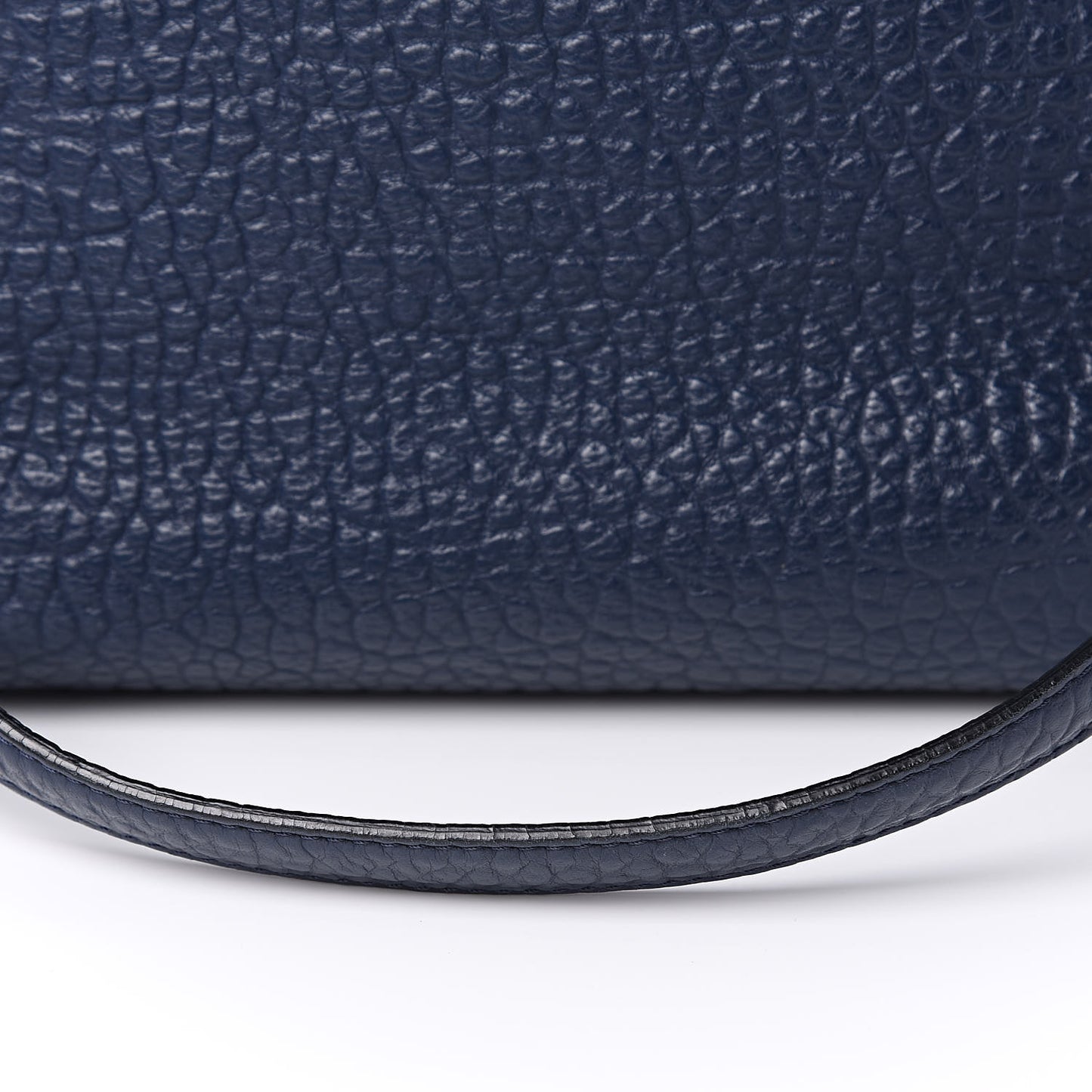Signature Grain Large Mildenhall Shoulder Bag Blue Carbon