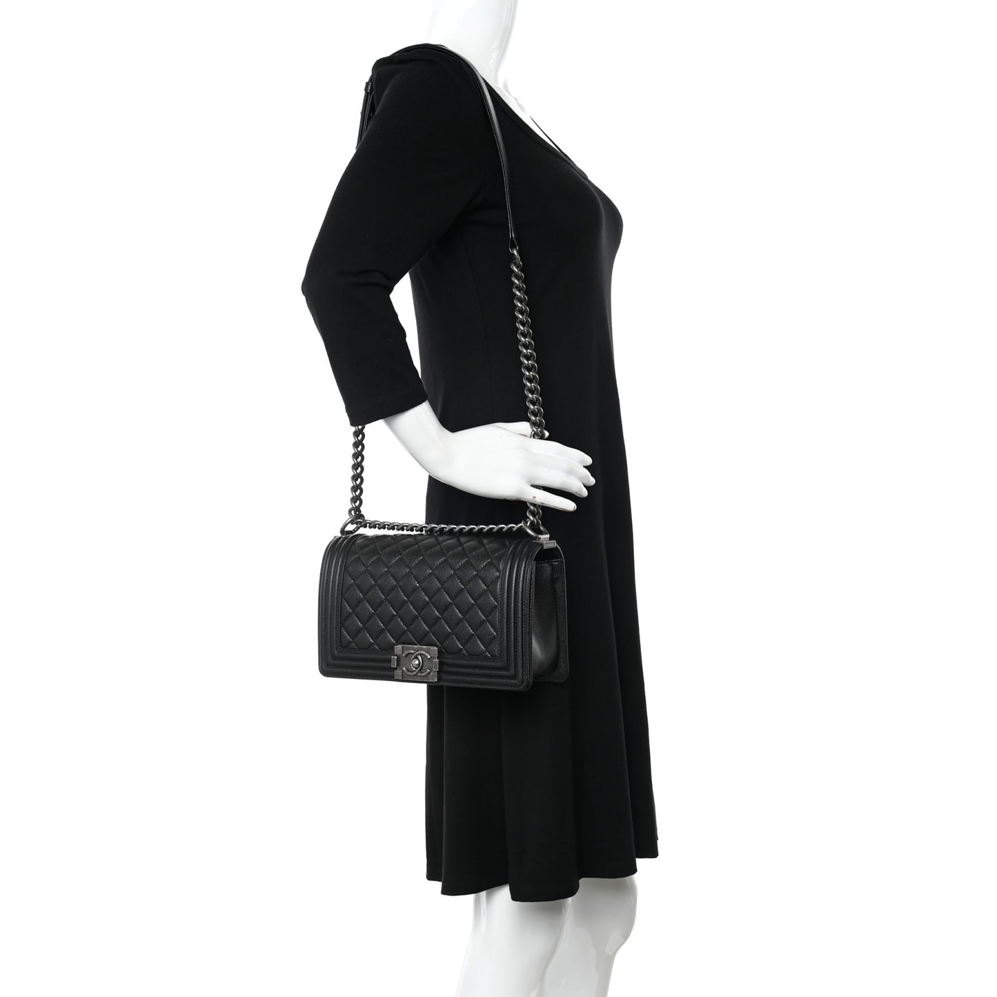 Caviar Quilted Medium Boy Flap Black