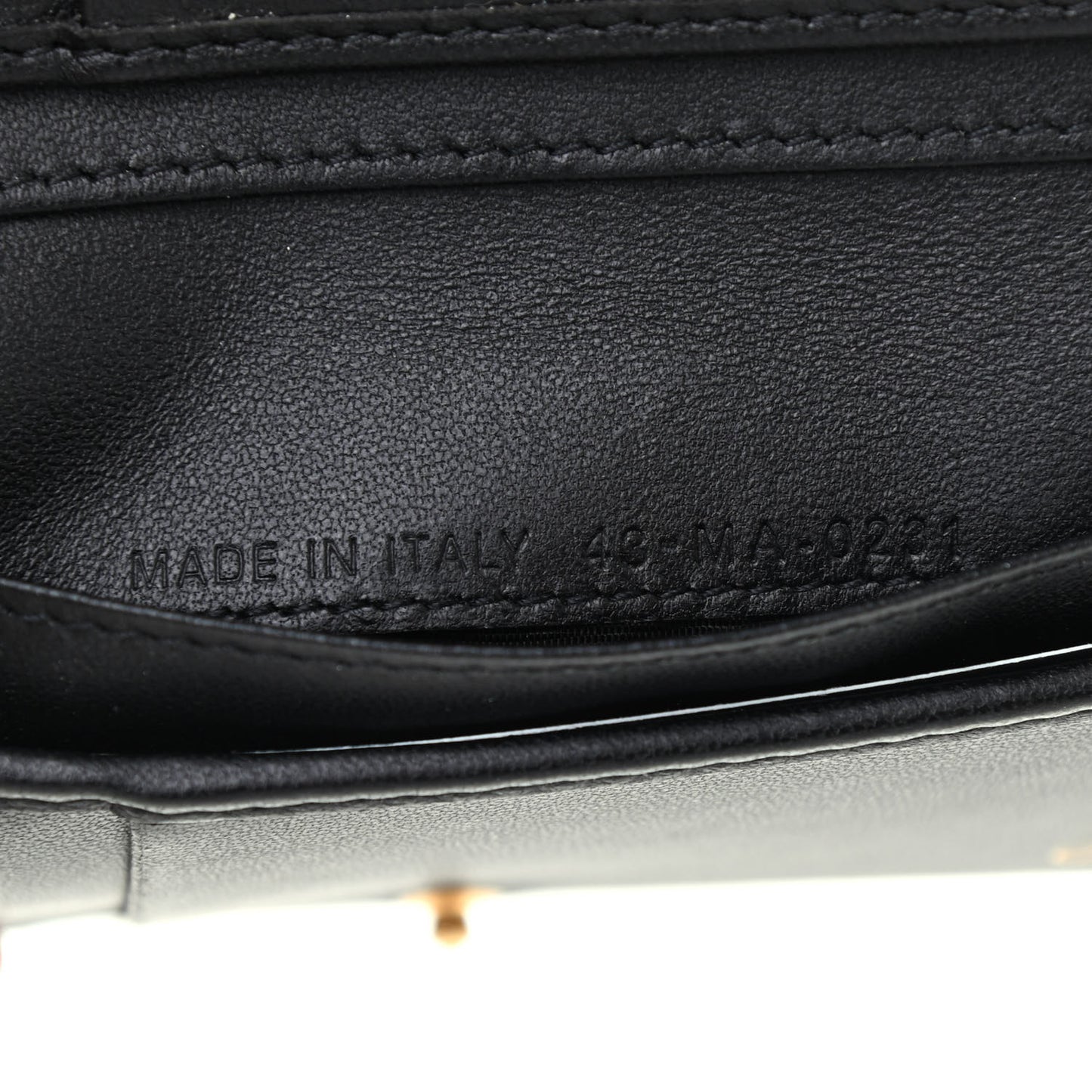 Grained Calfskin Supple Cannage Caro Scarlet Zipped Wallet Black