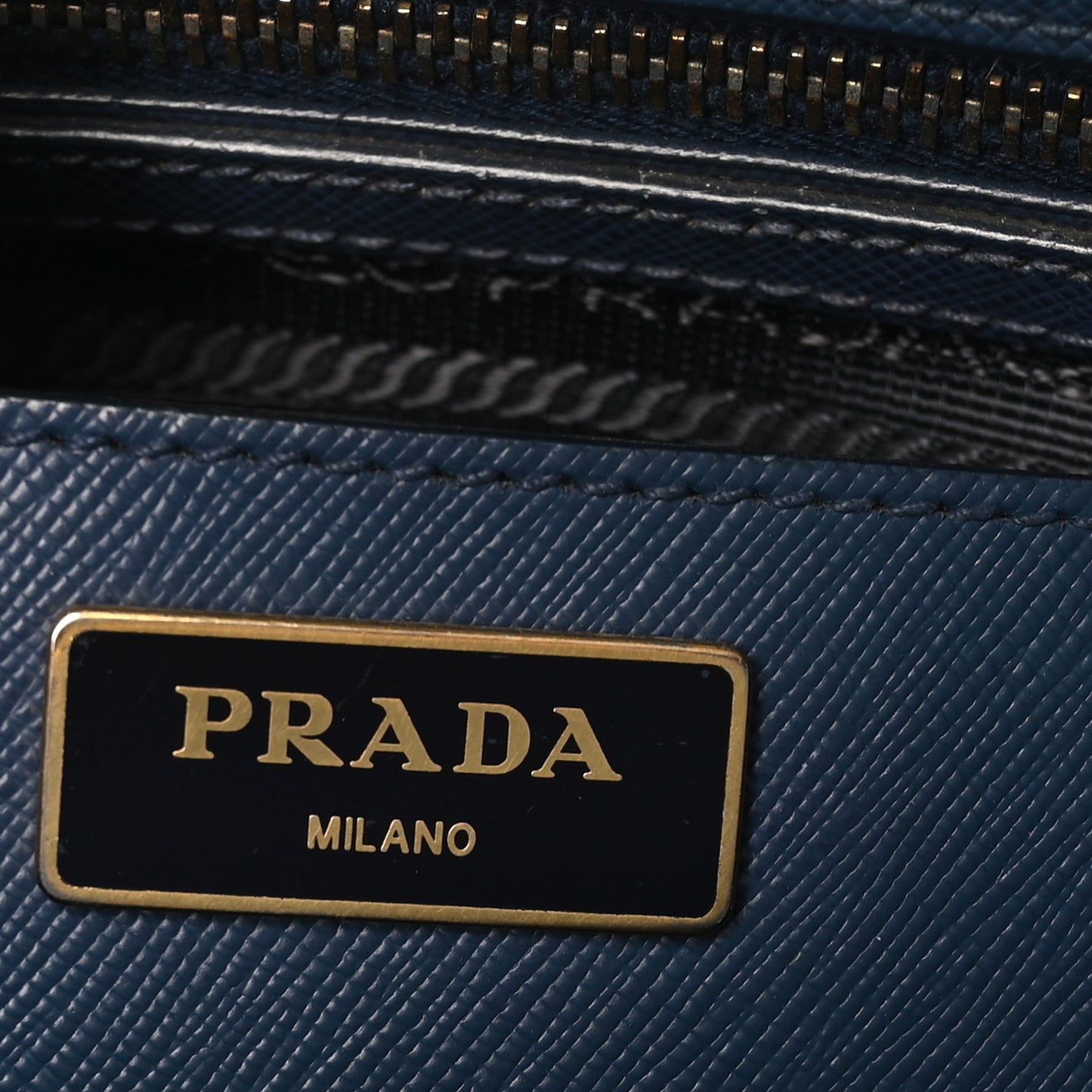 Saffiano Large Galleria Double Zip Tote Bluette