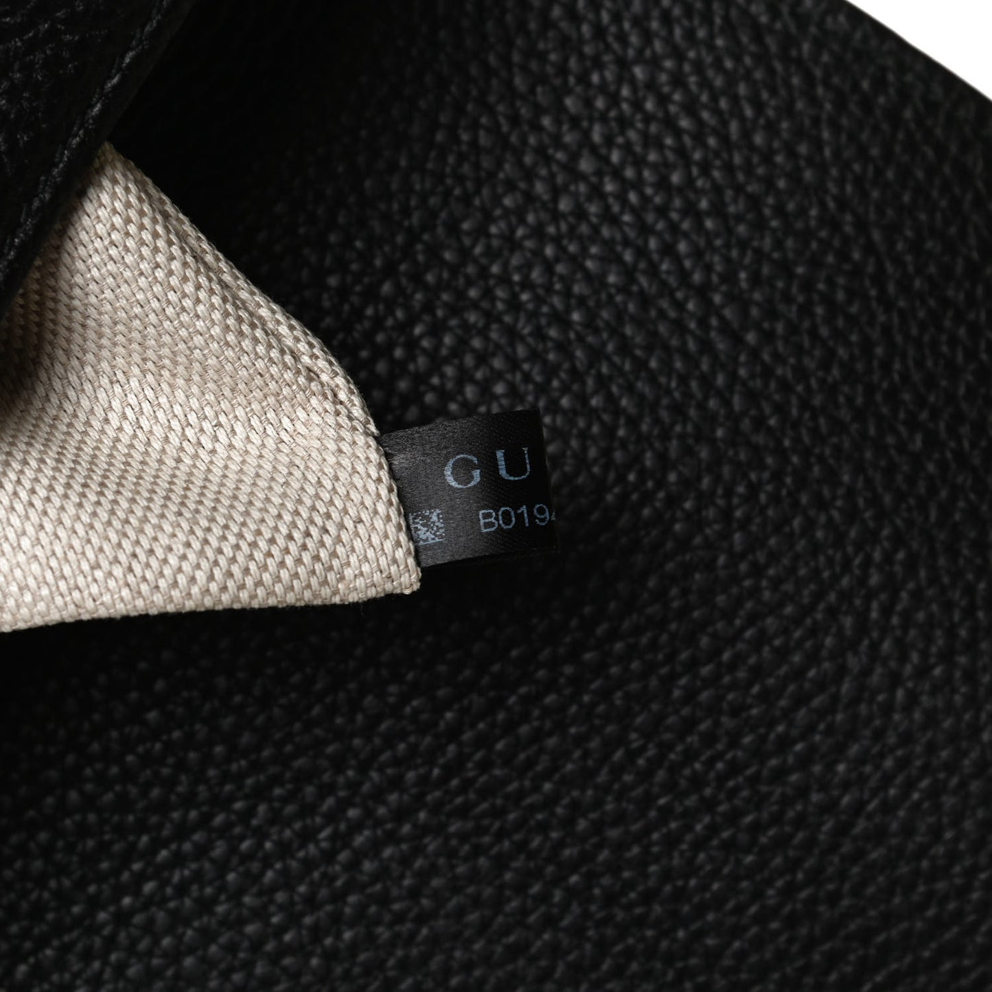 Pebbled Calfskin Medium Soho Clutch Black