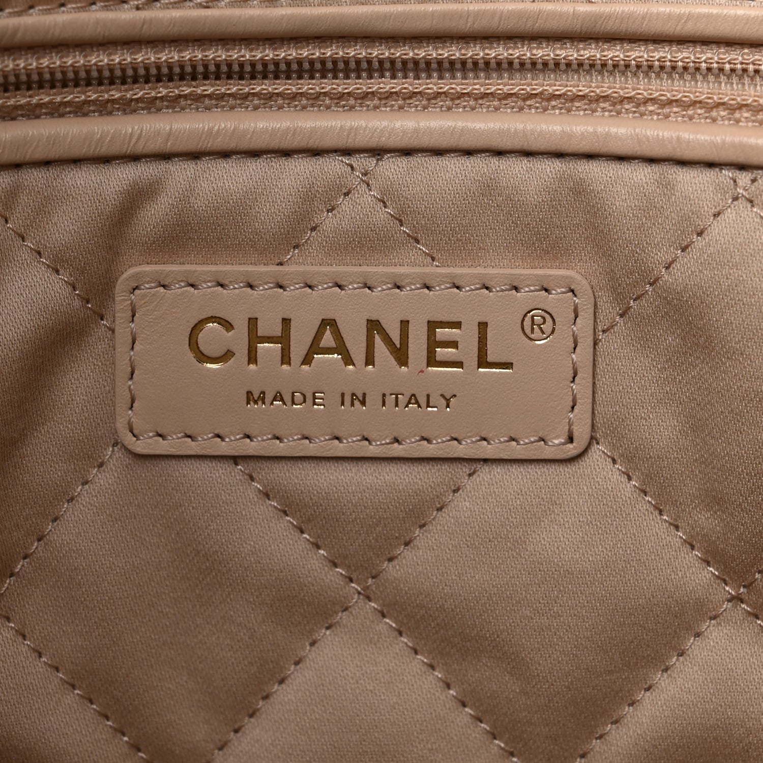 Chanel Shiny Calfskin Quilted Chanel 22 White 6 of 12