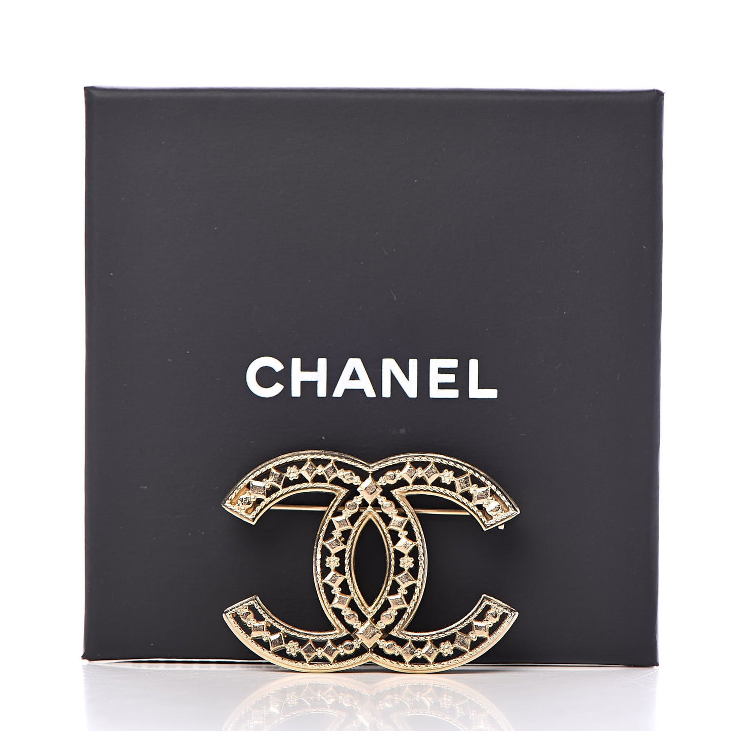 Metal CC Brooch Light Gold