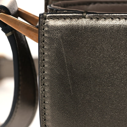 Valentino Garavani Metallic Nappa Small Supervee Crossbody Bag Silber 12 of 15