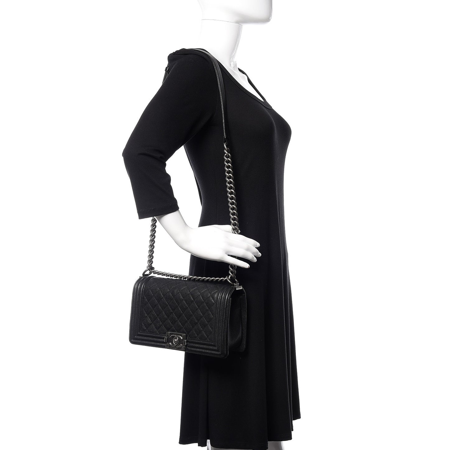 Caviar Quilted Medium Boy Flap Black
