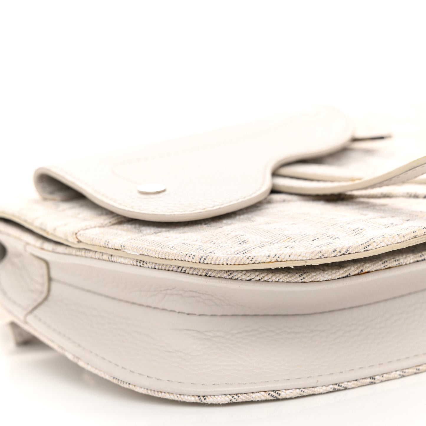 Oblique Saddle Messenger Pouch Beige