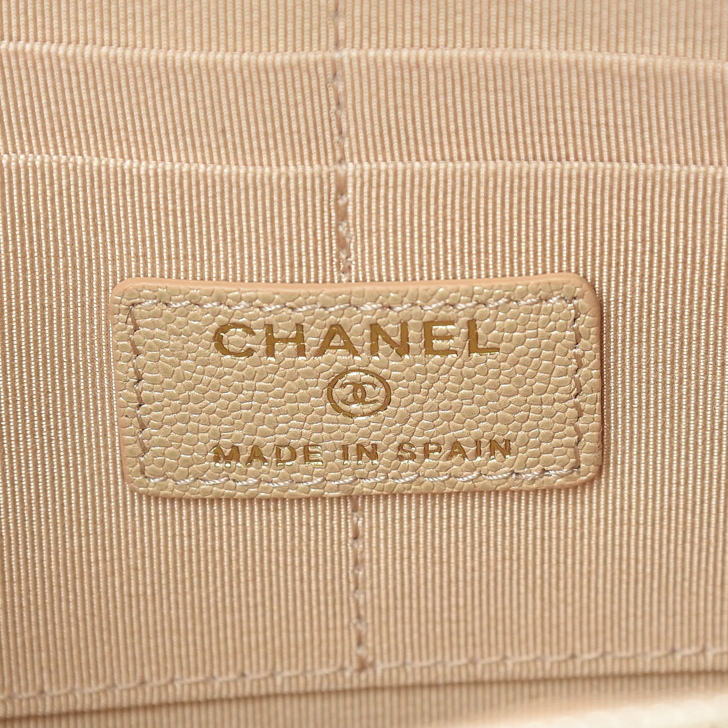 Iridescent Caviar Quilted Classic Pouch With Handle Beige