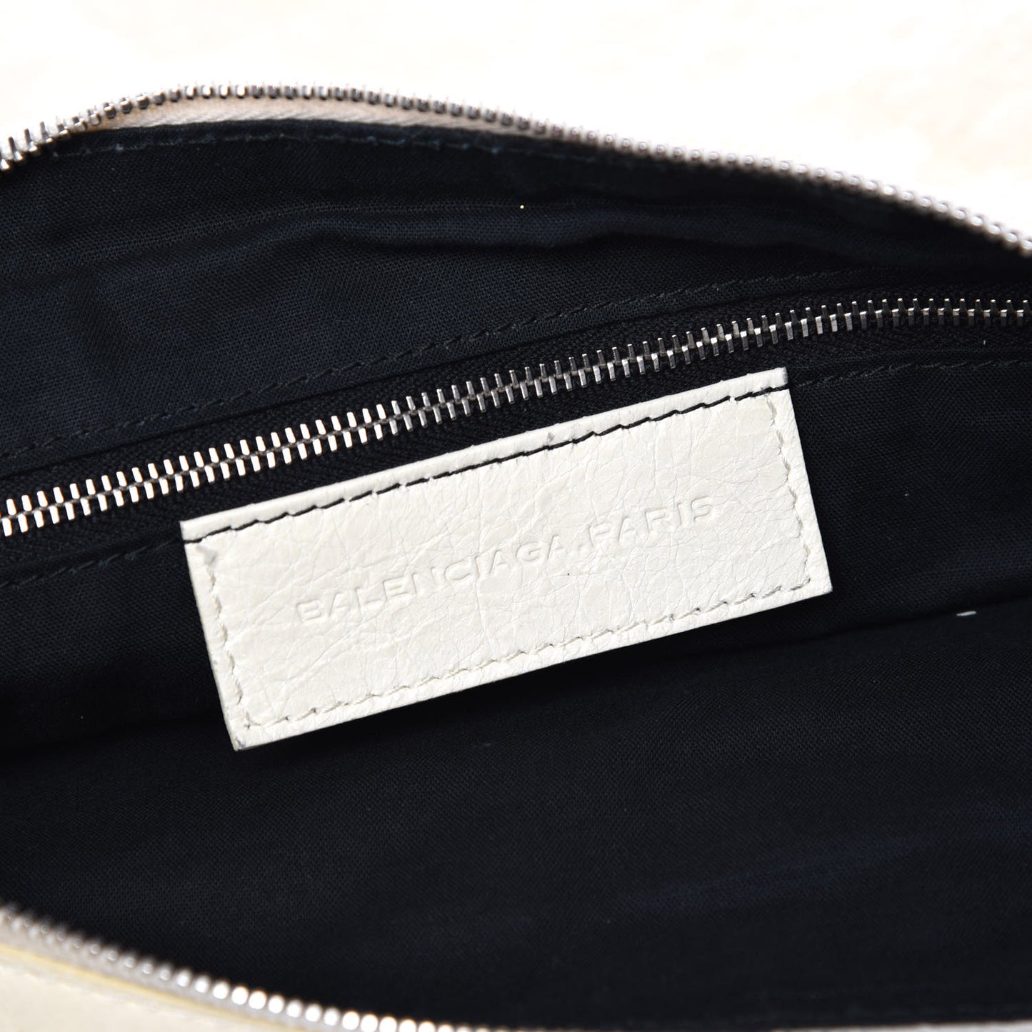 Agneau Day Messenger White