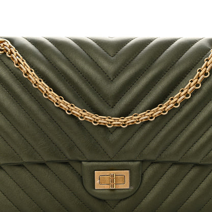 Chanel Metallic Calfskin Chevron Quilted 2.55 Reissue 226 Flap Green 8 of 10