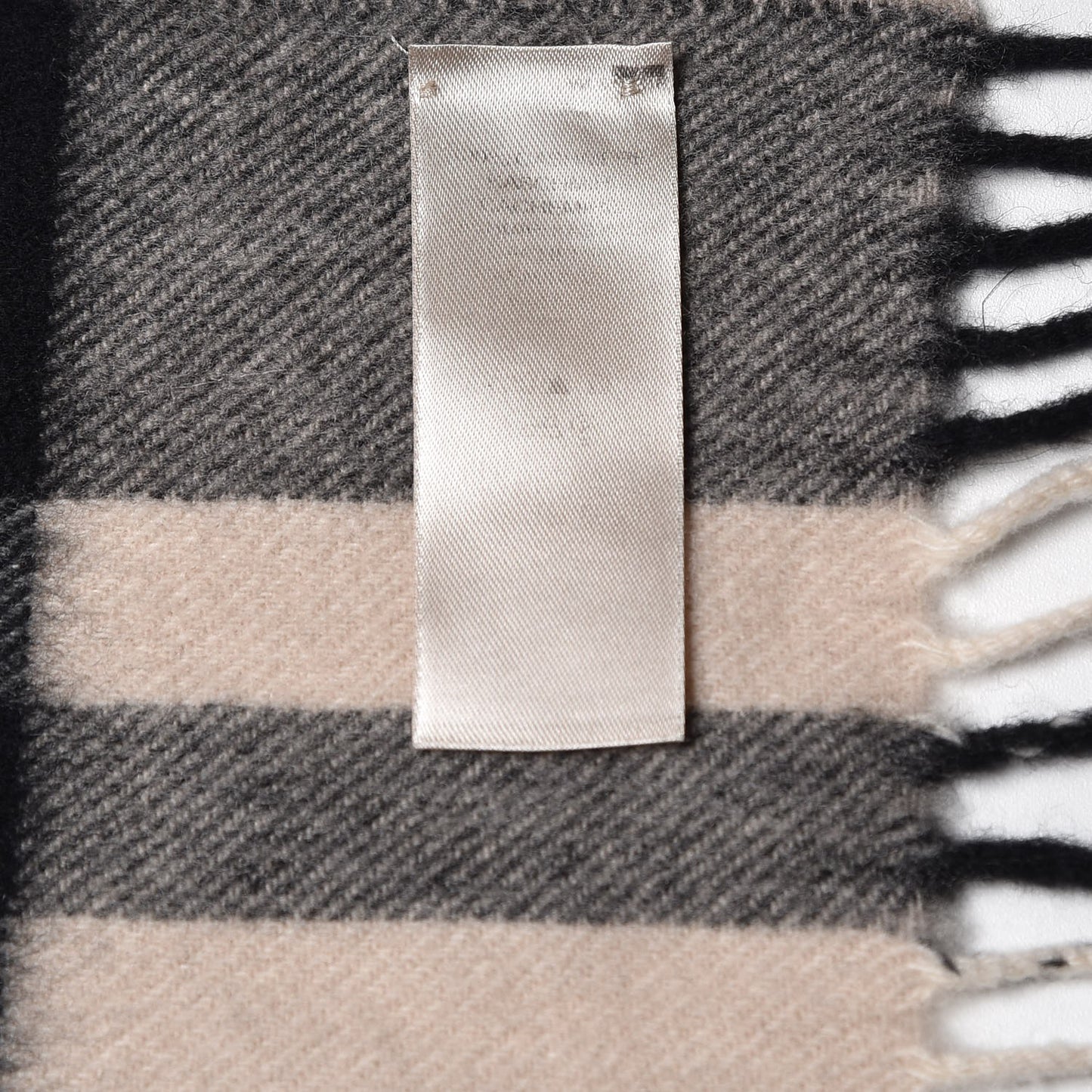 Cashmere Classic Check Fringe Scarf Grey