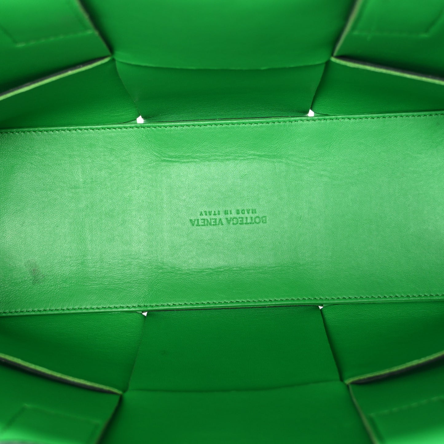 Calfskin Maxi Intrecciato Medium Arco Tote Raintree