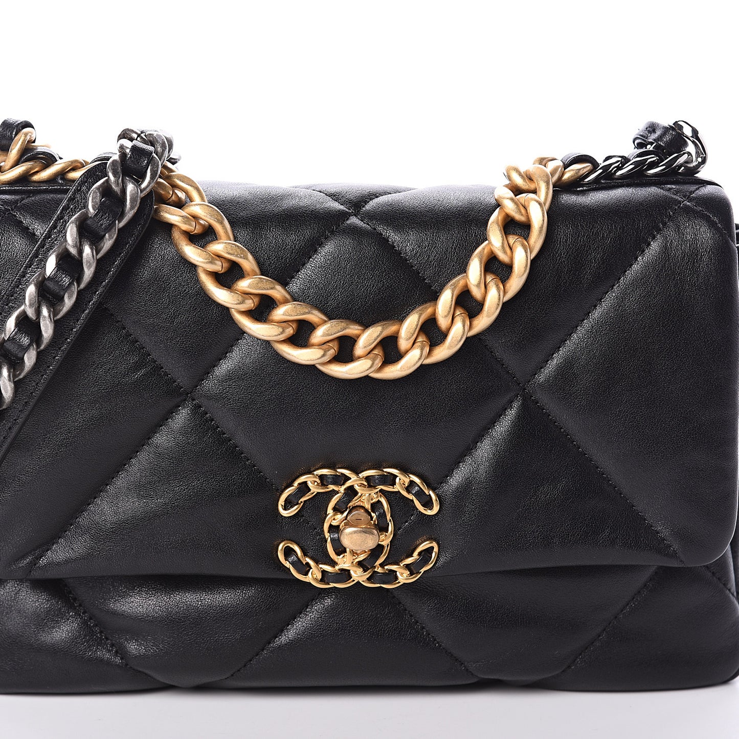 Lambskin Quilted Medium 19 Flap Black