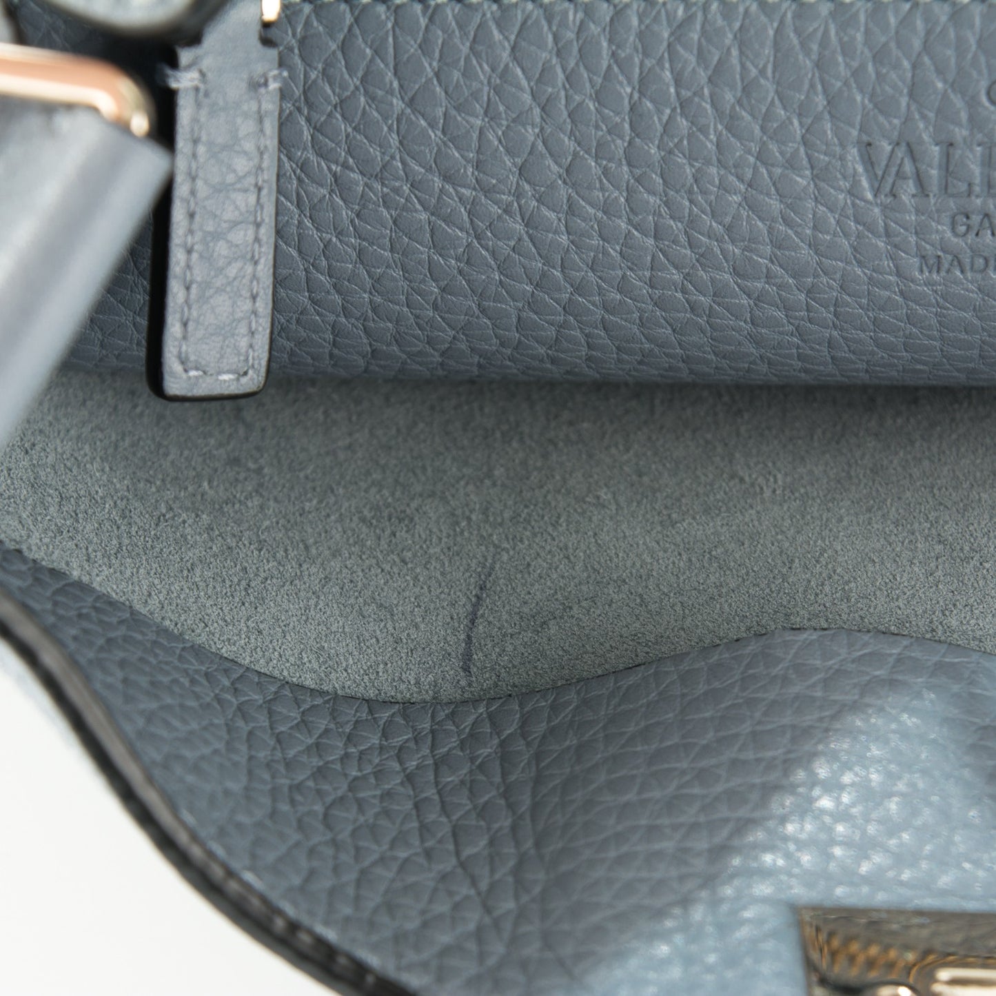 Pebbled Calfskin Small Rockstud Flip-Lock Messenger Bag Grey