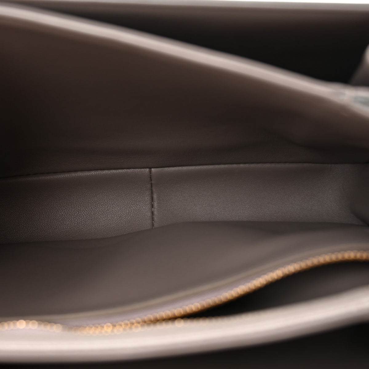 Shiny Calfskin Medium Triomphe Pebble