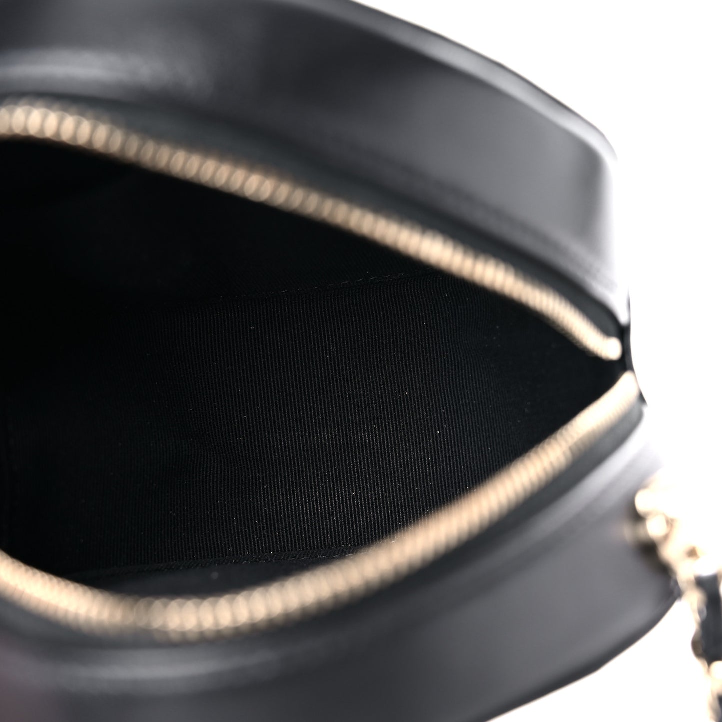 Lambskin Quilted Pearl Chain Round Clutch With Chain Black