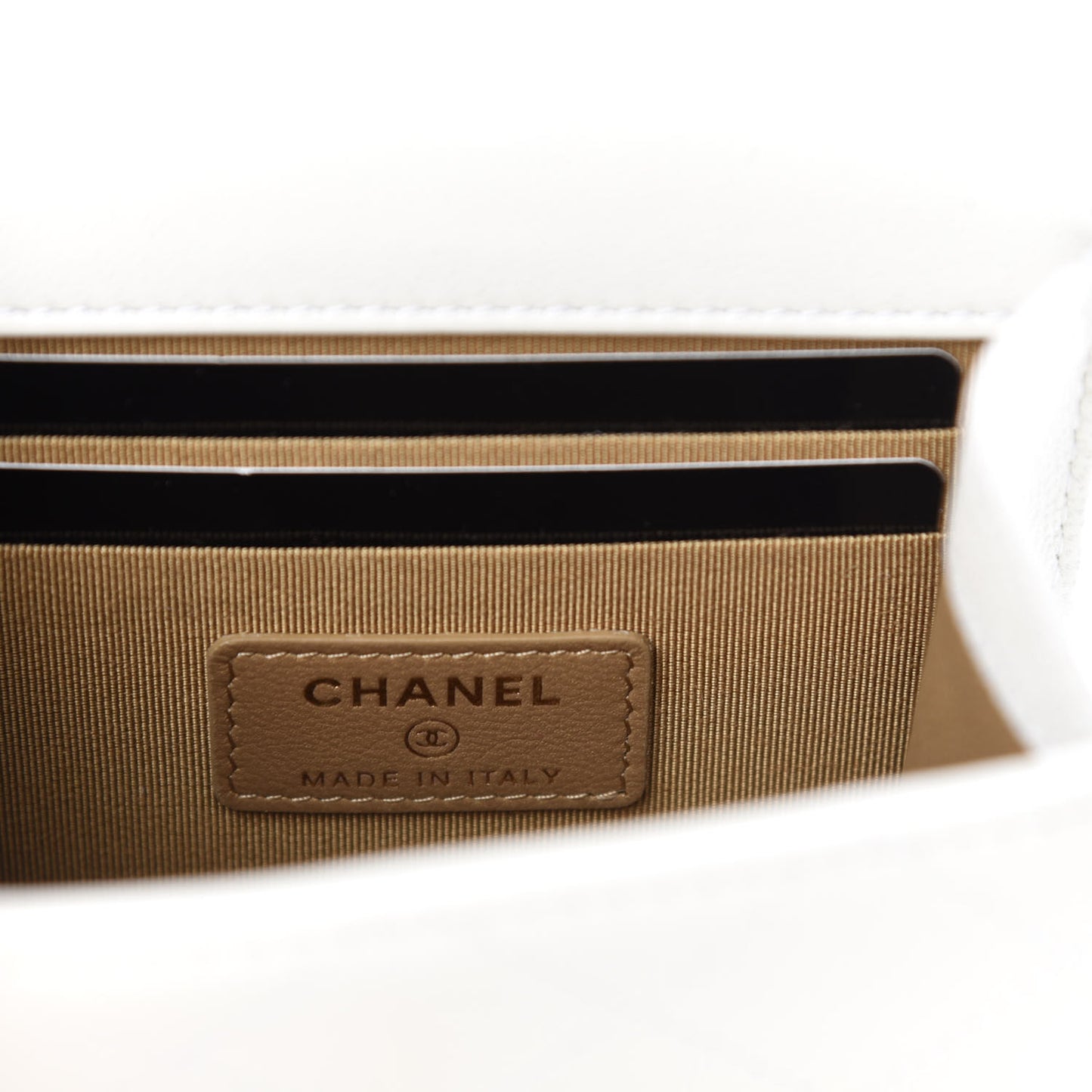 Goatskin Chic Pearls Clutch On Chain White