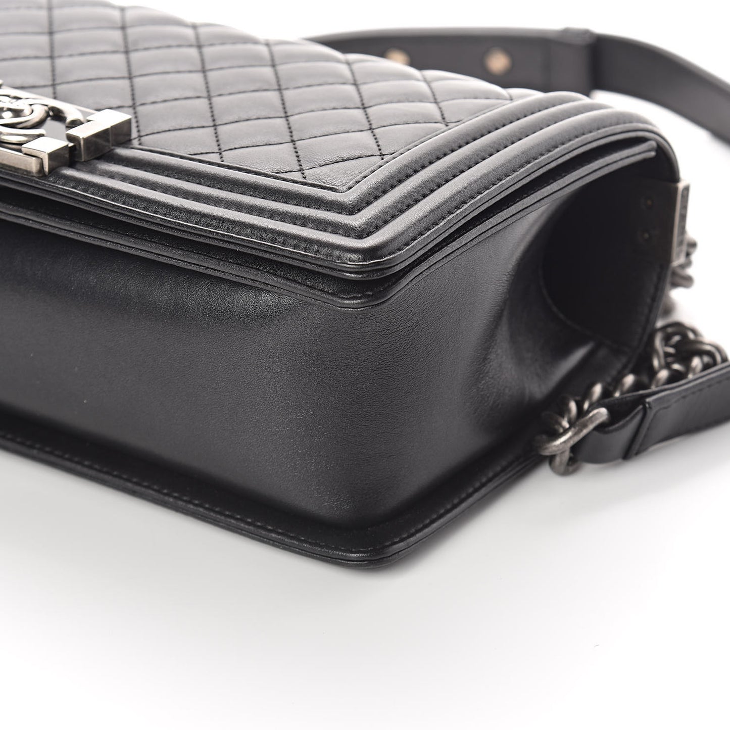 Lambskin Quilted Medium Boy Flap Black
