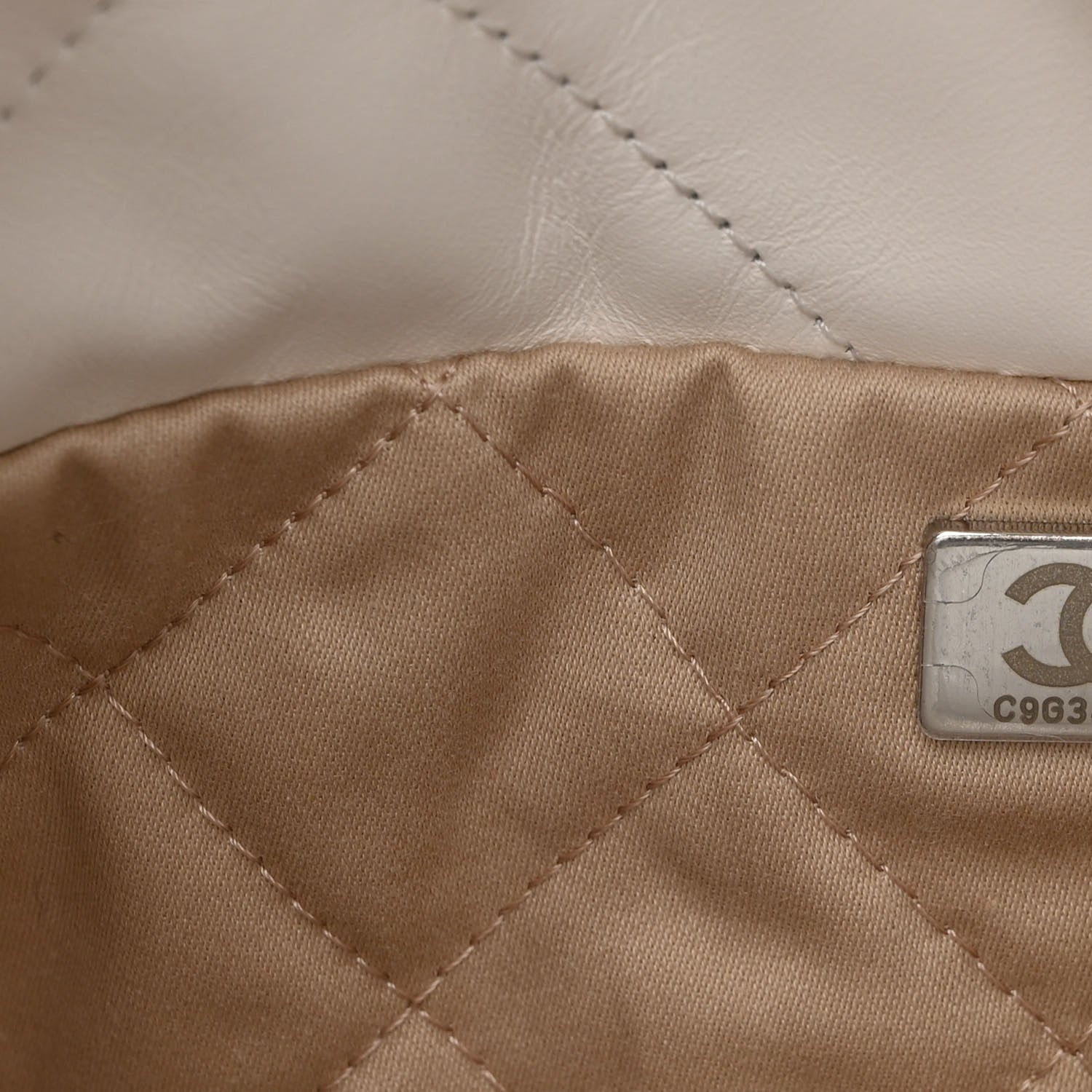 Chanel Shiny Calfskin Quilted Small Rainbow Chanel 22 White 8 of 11