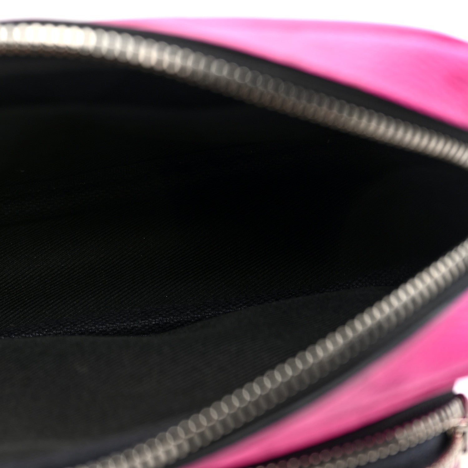 Louis Vuitton Taigarama Outdoor Pouch Fuchsia 5 of 9