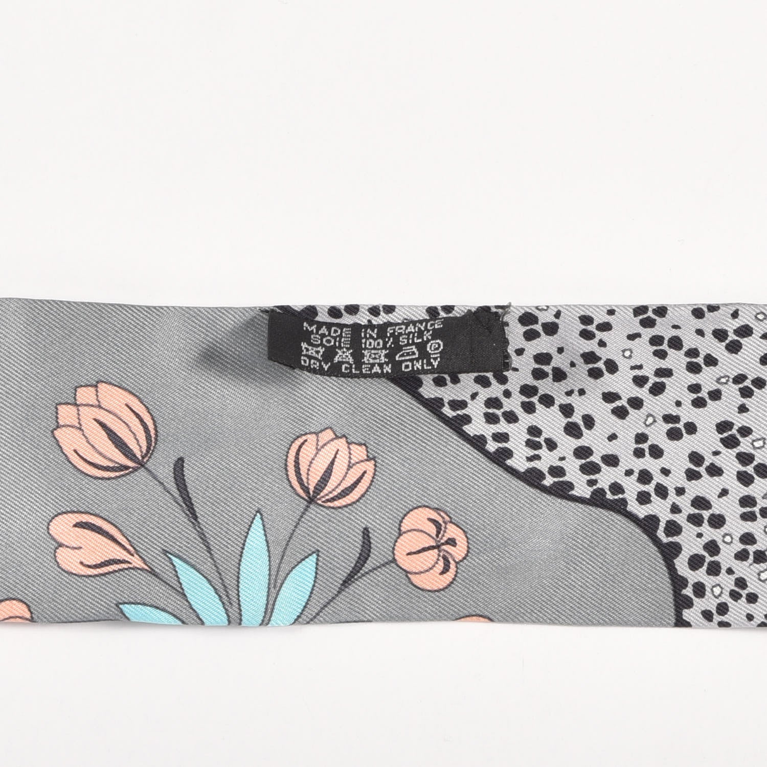 Hermes Silk Les Leopards Twilly Gris Acier Gris Perle Peach 2 of 3