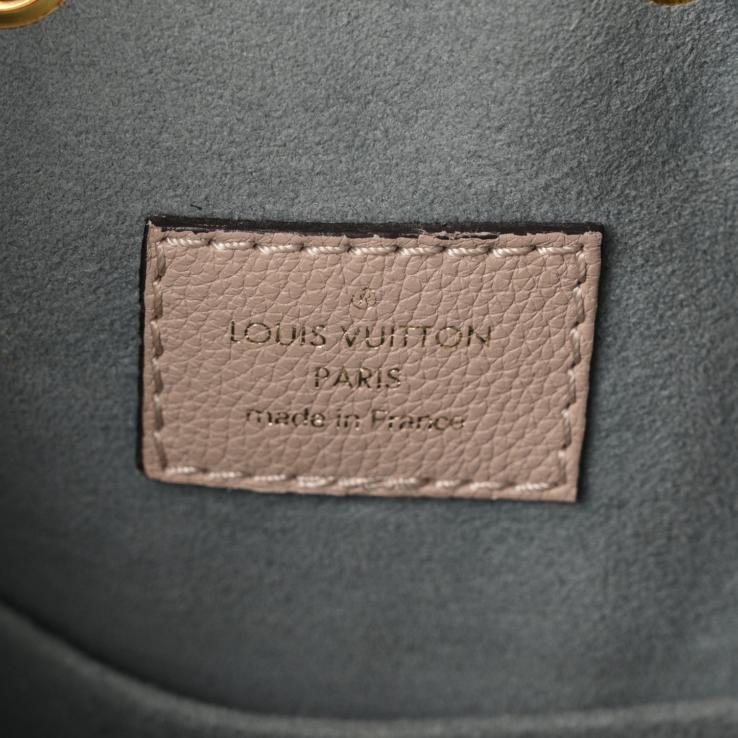 Calfskin Lockme Bucket MM Greige