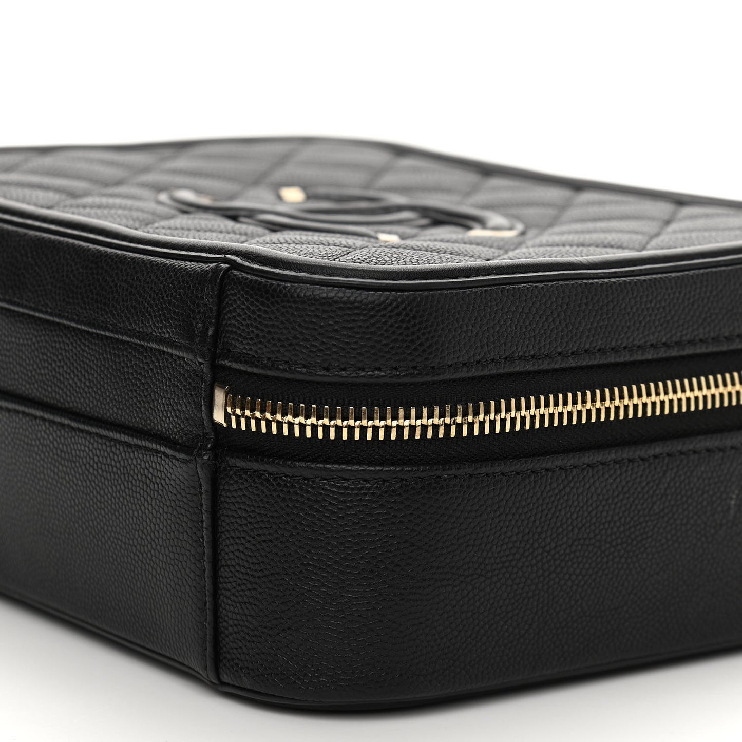 Caviar Quilted Medium CC Filigree Vanity Case Black