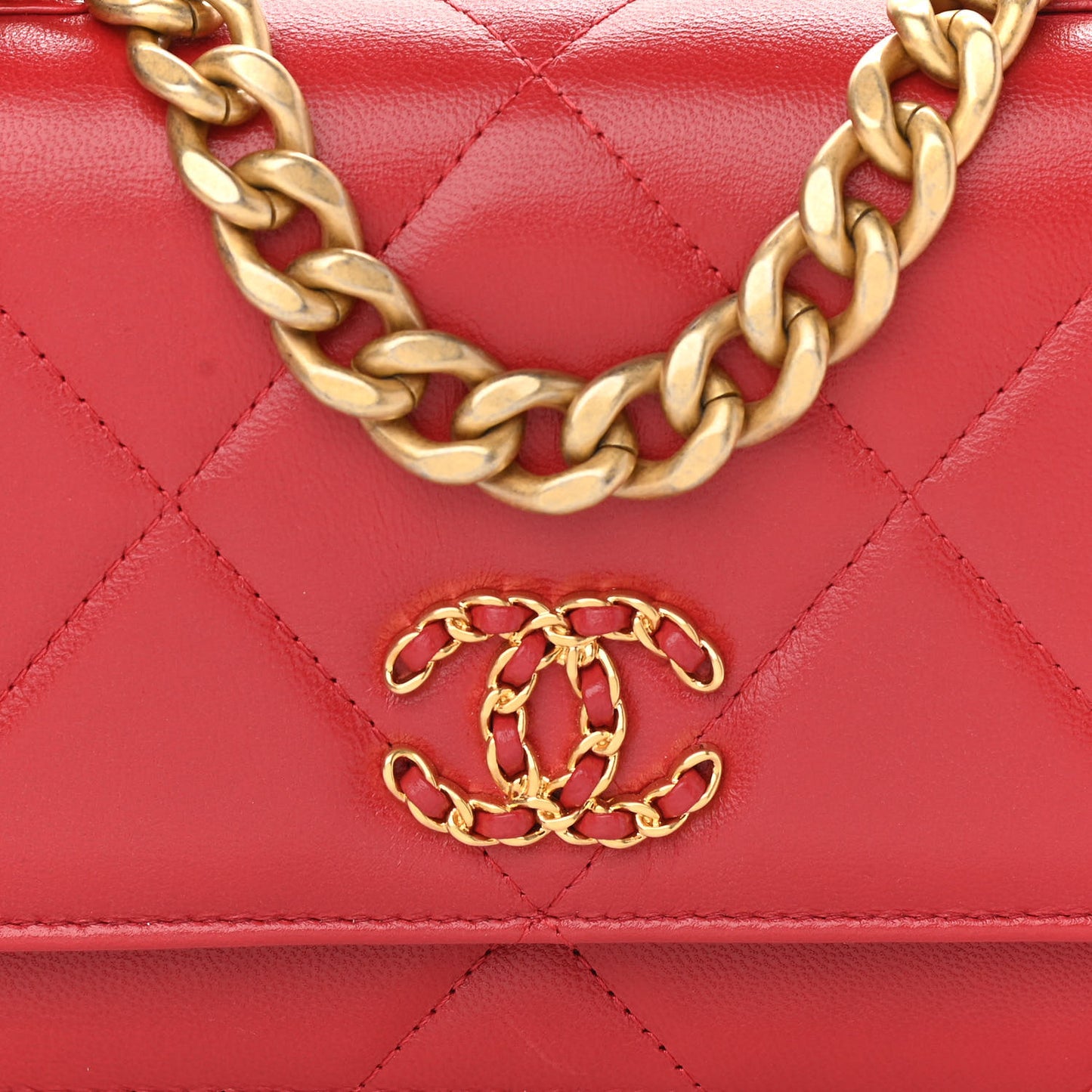 Goatskin Quilted Chanel 19 Wallet On Chain WOC Red