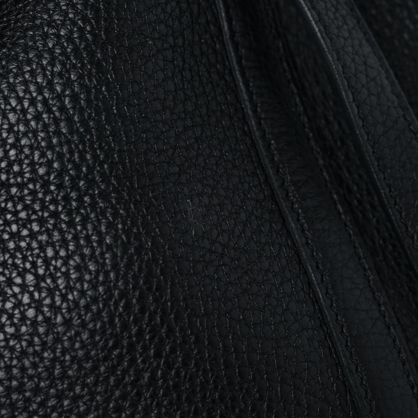 Taurillon Clemence Picotin Lock 18 PM Black