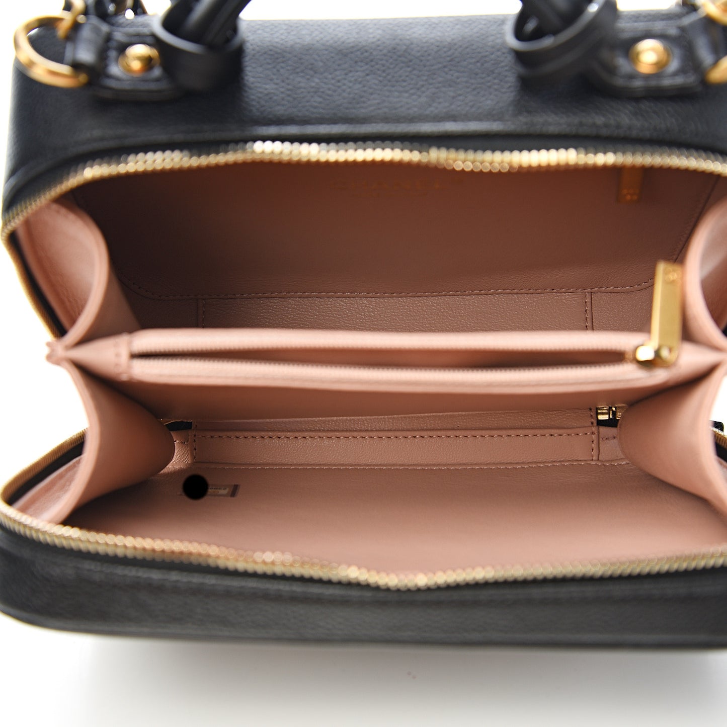 Caviar Quilted Medium CC Filigree Vanity Case Black
