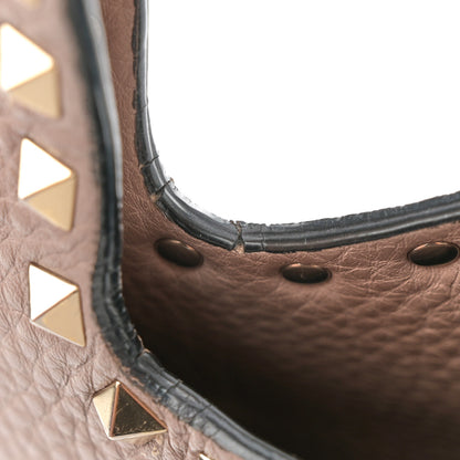Valentino Garavani Pebbled Calfskin Small Rockstud Flip Lock Hobo Poudre 13 of 18
