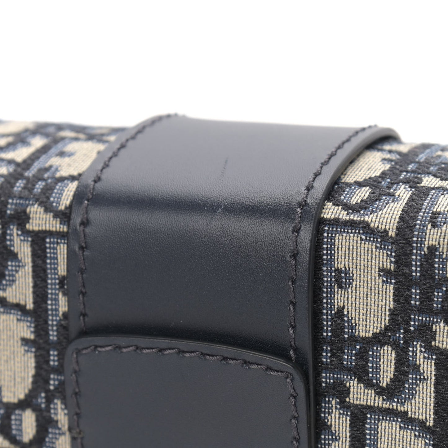 Oblique 30 Montaigne Box Bag Blue