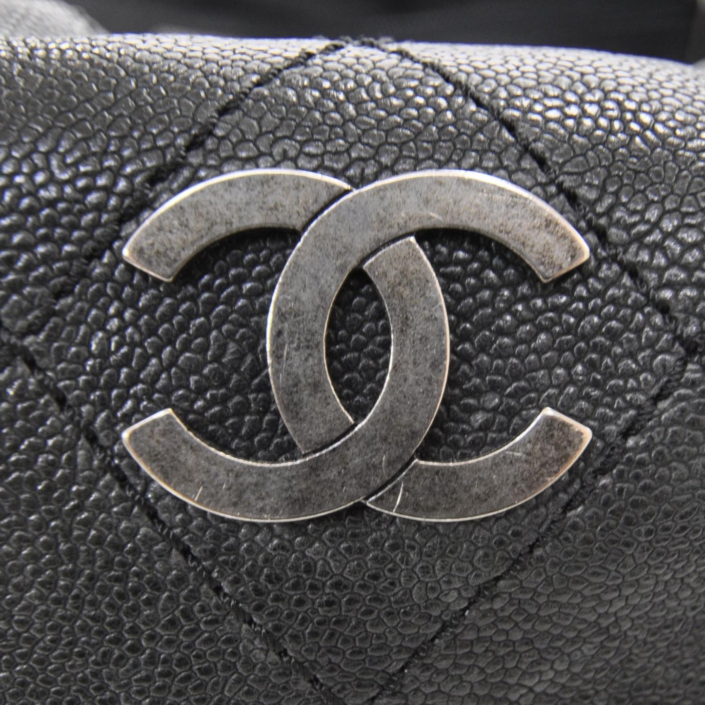 Caviar Outdoor Ligne Hobo Black