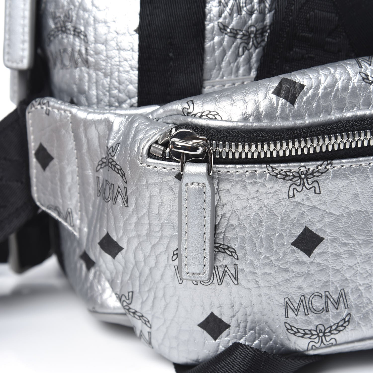 MCM ボディバッグ　シルバー MCM Visetos Small Jemison Backpack Silver 690762 – FASHIONPHILE