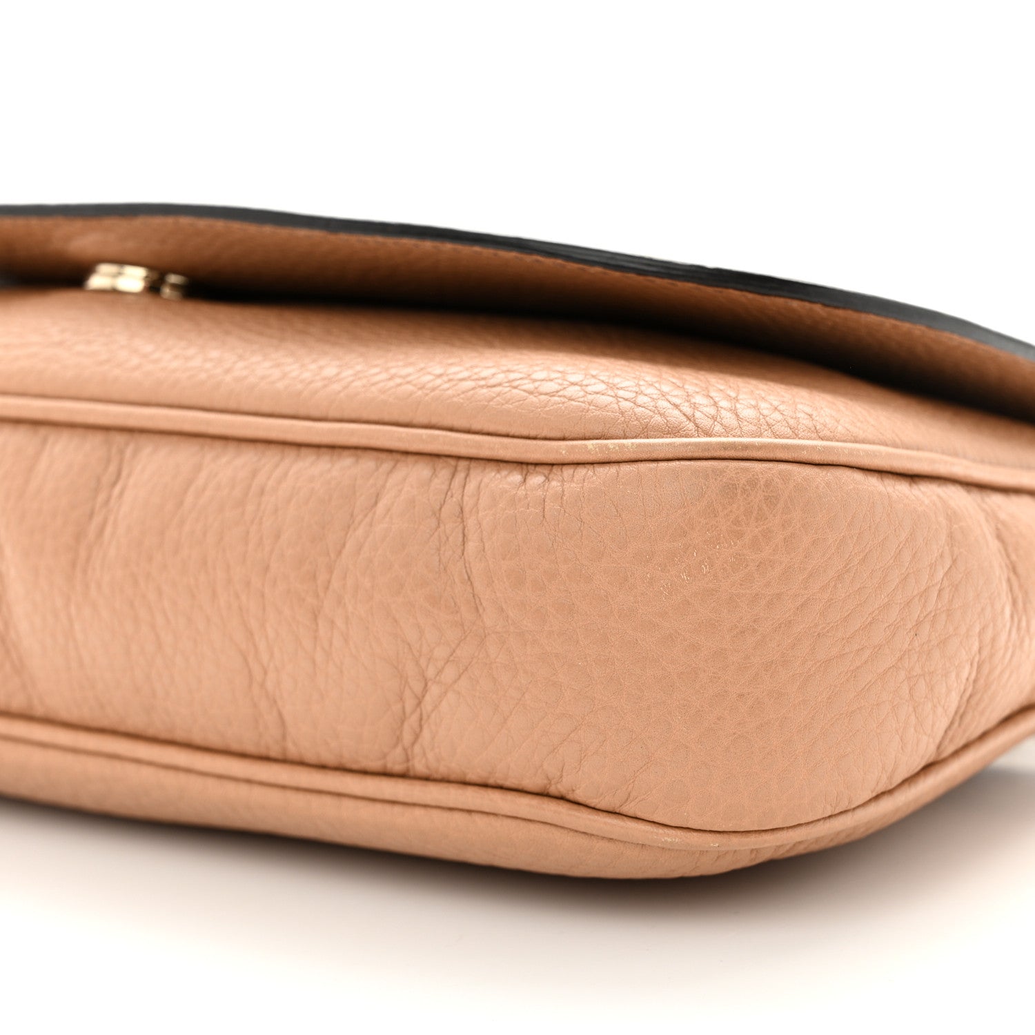 Gucci Pebbled Calfskin Medium Soho Flap Crossbody Camelia 10 of 10