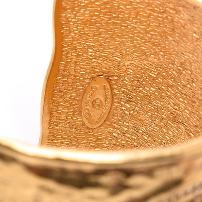 Chanel Medallion Cuff Gold 4 of 5