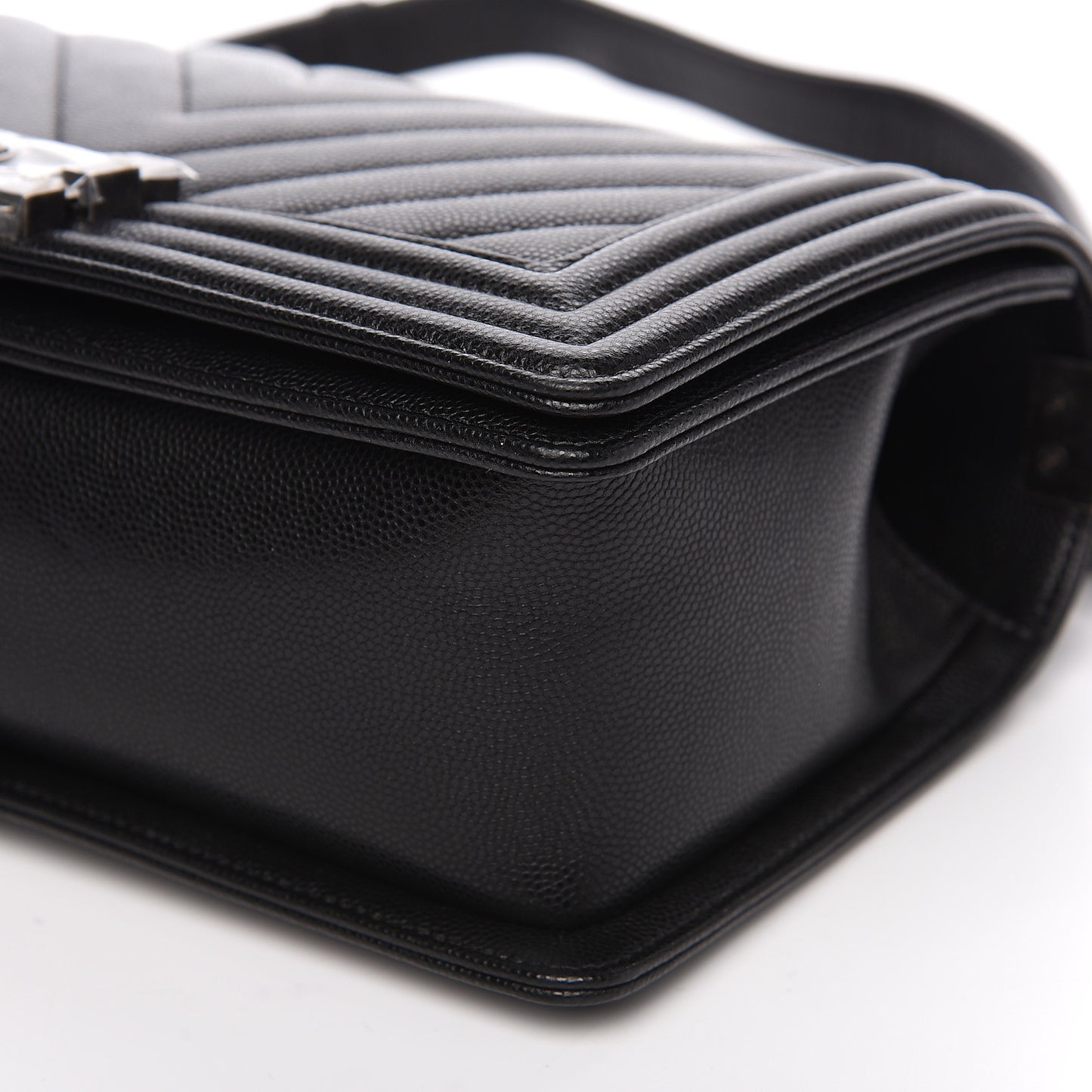 Caviar Chevron Quilted Medium Boy Flap Black