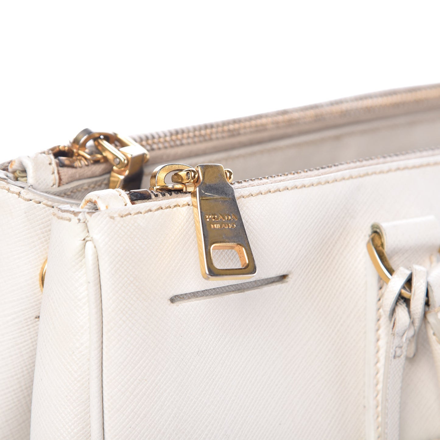 Saffiano Medium Galleria Double Zip Tote Talco