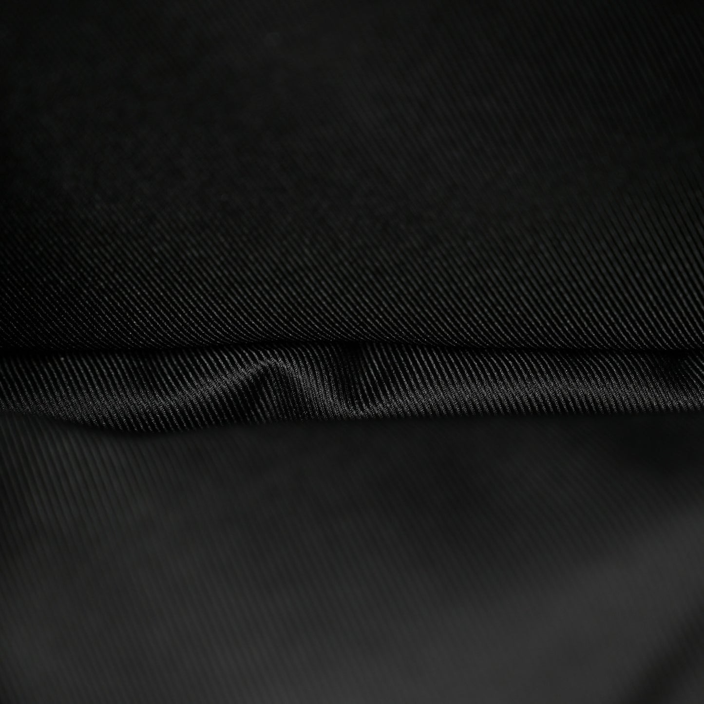 Calfskin Nil City Shoulder Bag Night Black