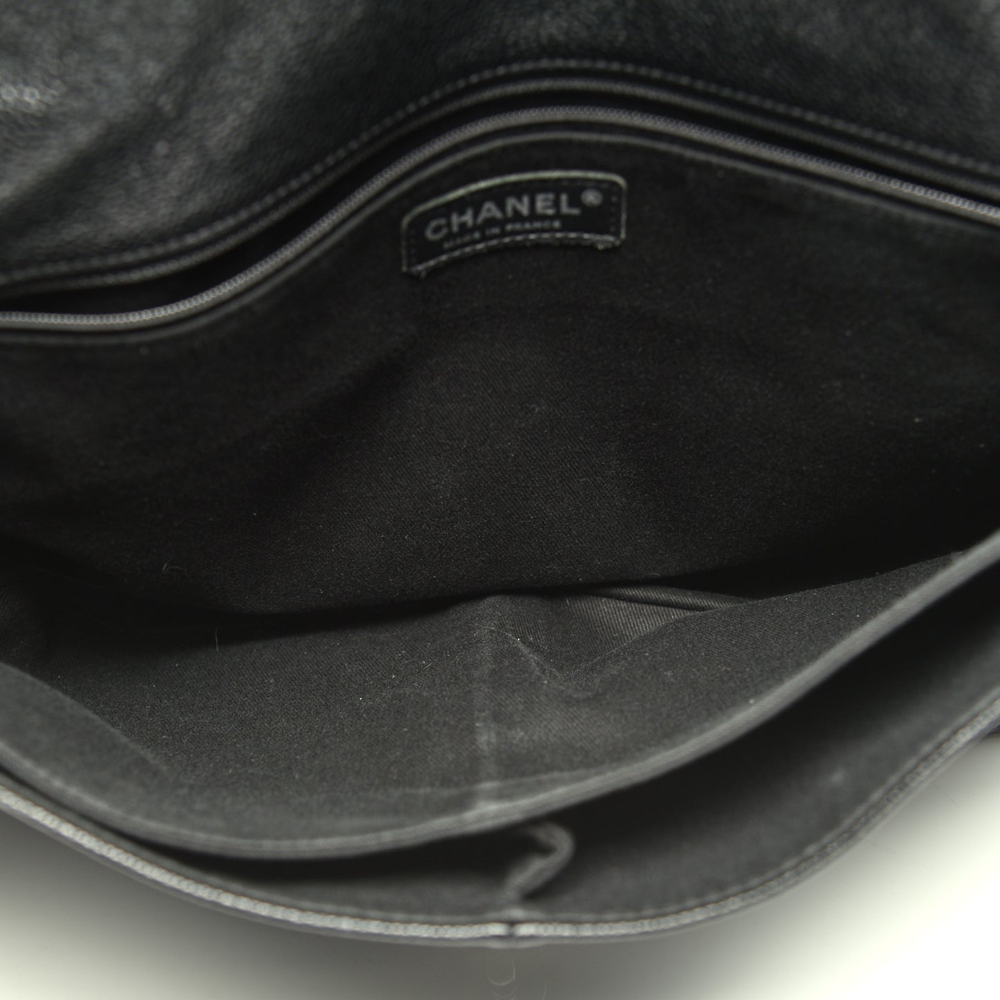 Grained Calfskin Large Natural Beauty Flap Black