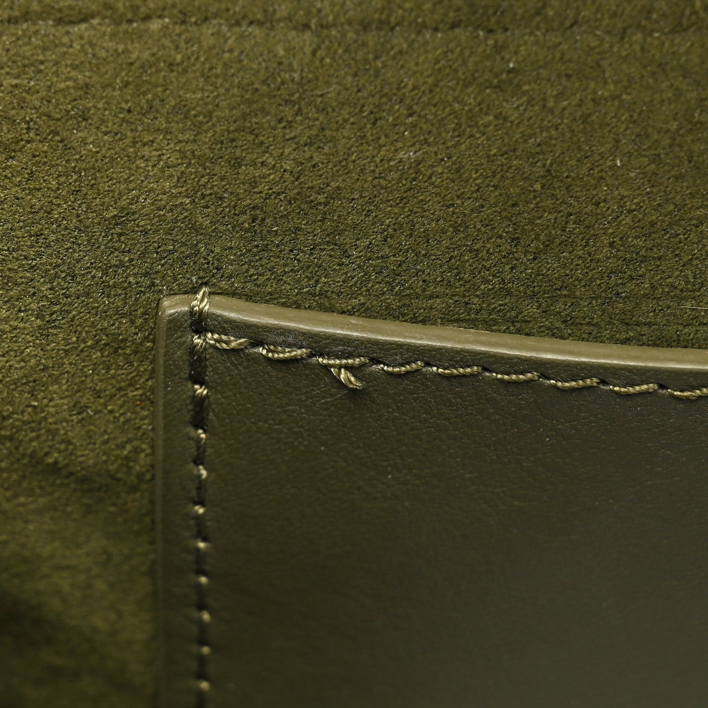 Calfskin New Wave Multi Pochette Kaki