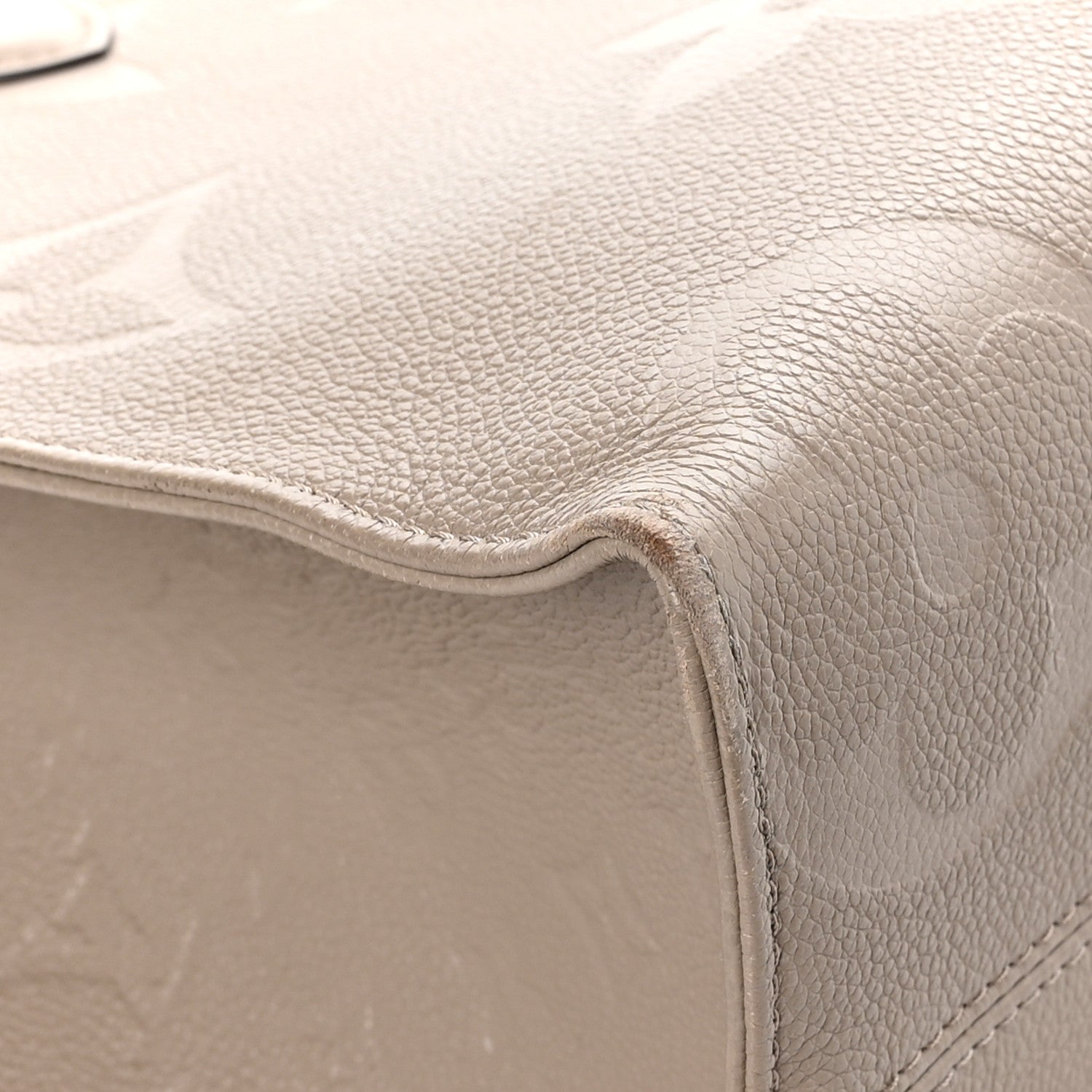 Louis Vuitton Empreinte Monogram Giant Onthego MM Tourterelle 9 of 12