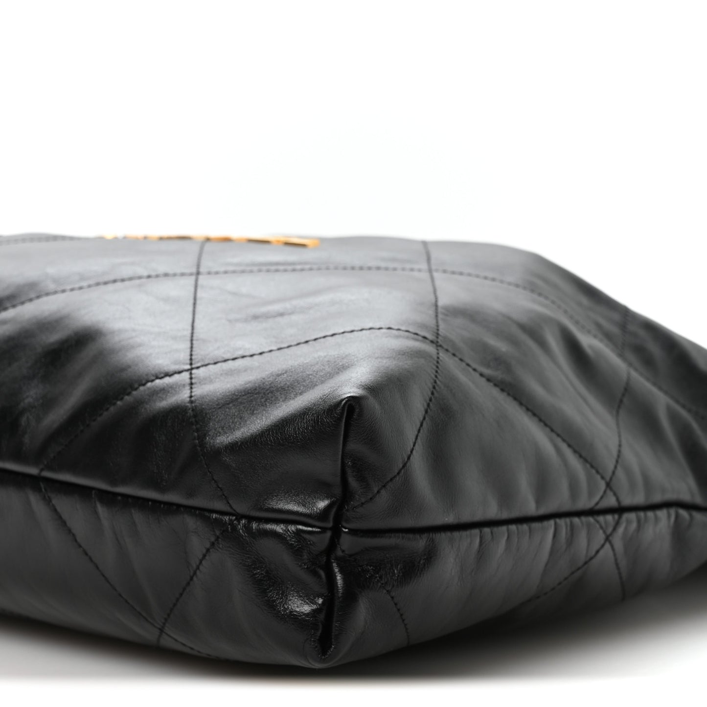 Shiny Calfskin Quilted Chanel 22 Black