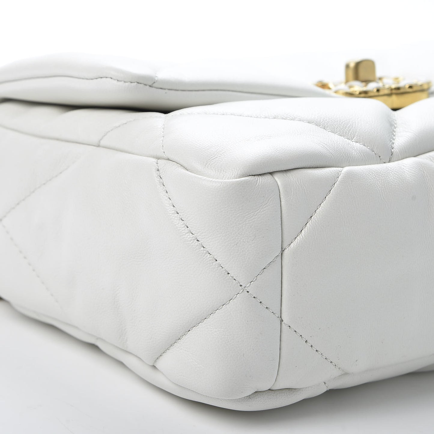 Lambskin Quilted Medium 19 Flap White